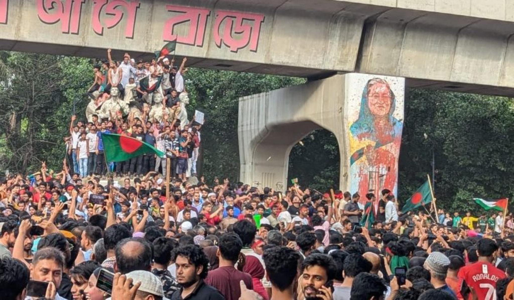 Student protests in Bangladesh's capital city, Dhaka (Nur A Alam Nuhas/The Daily Campus)